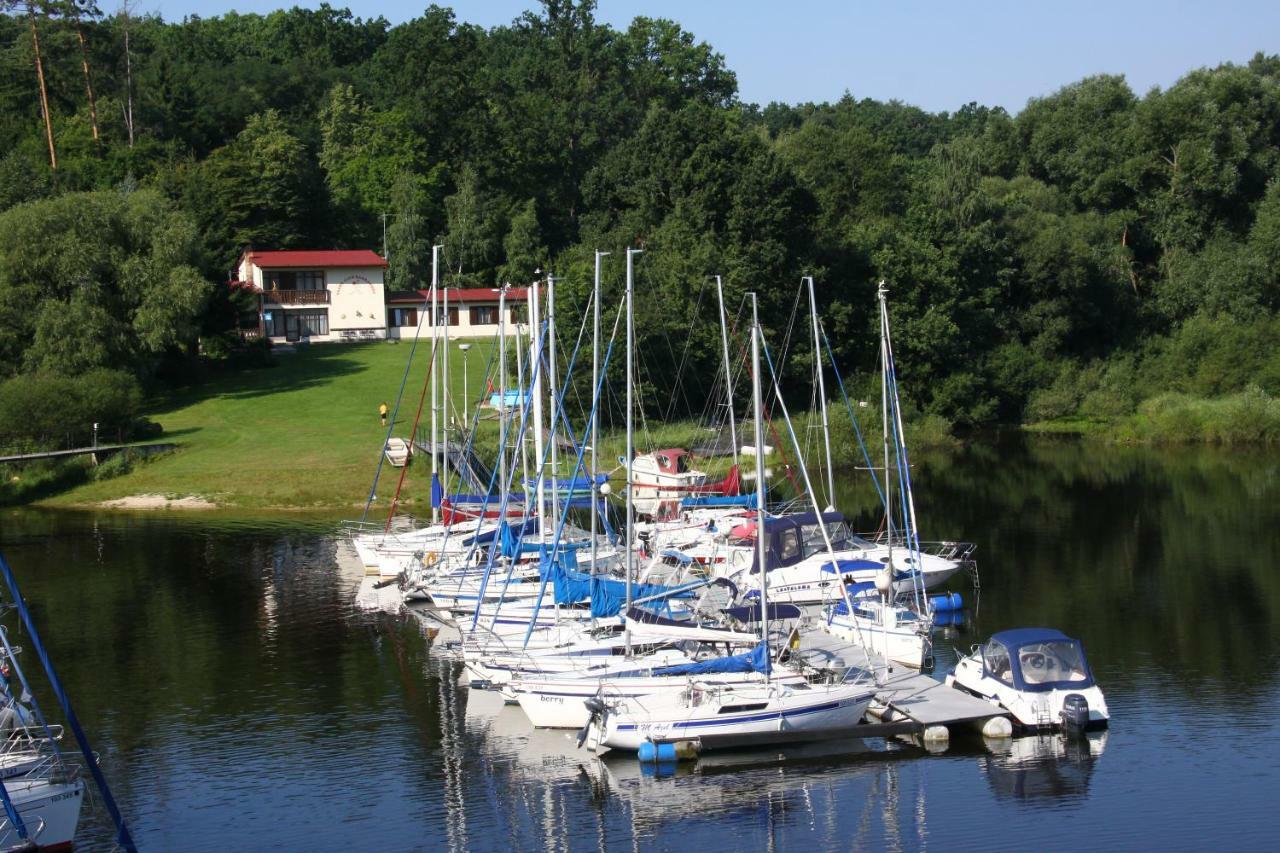 Hotel Yacht Club Barrandov Kožlí u Orlíka Zewnętrze zdjęcie