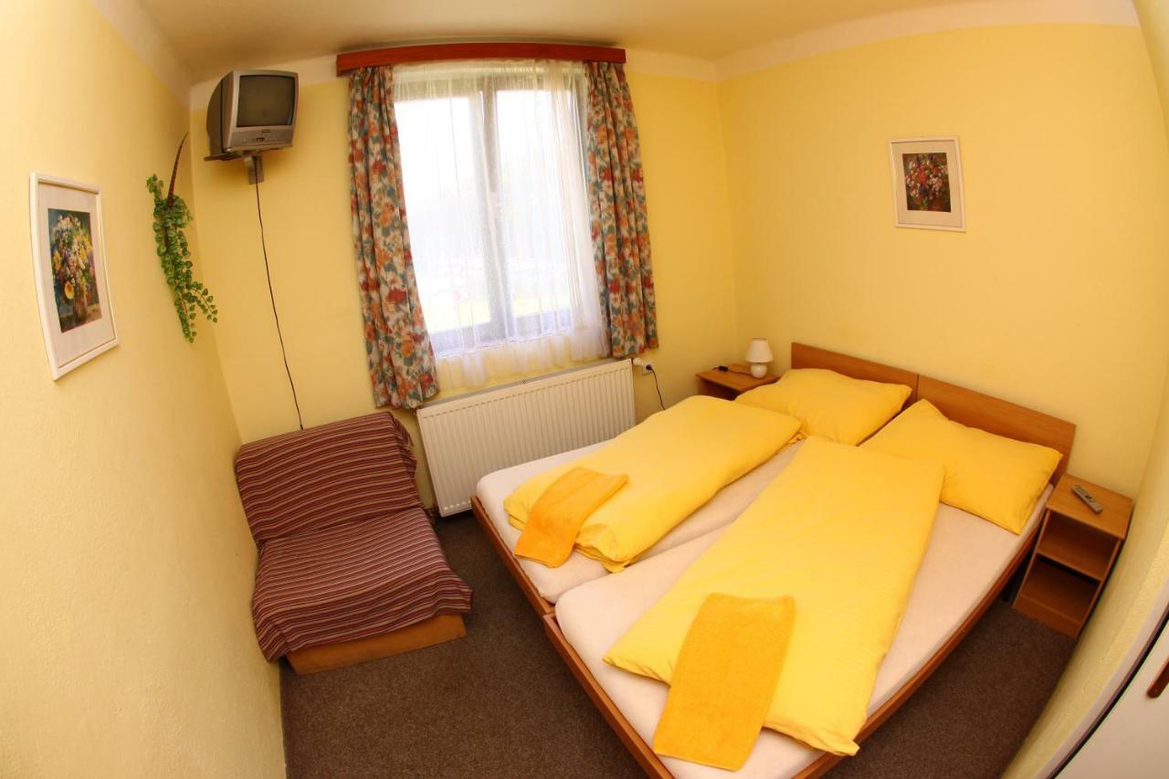 Hotel Yacht Club Barrandov Kožlí u Orlíka Zewnętrze zdjęcie